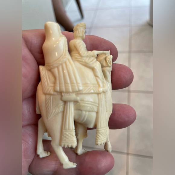 Sold Vintage ivory or bone camel - Picture 5 of 7